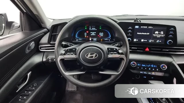Hyundai The New Avante (CN7) 2024 Белый из Кореи, фото 4