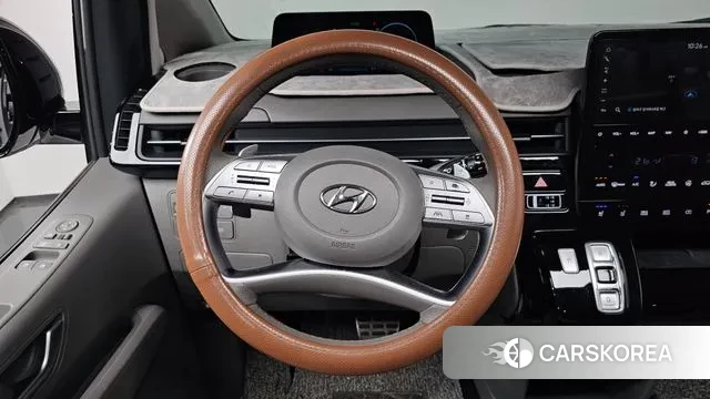 Hyundai Staria 2023 Белый из Кореи, фото 4
