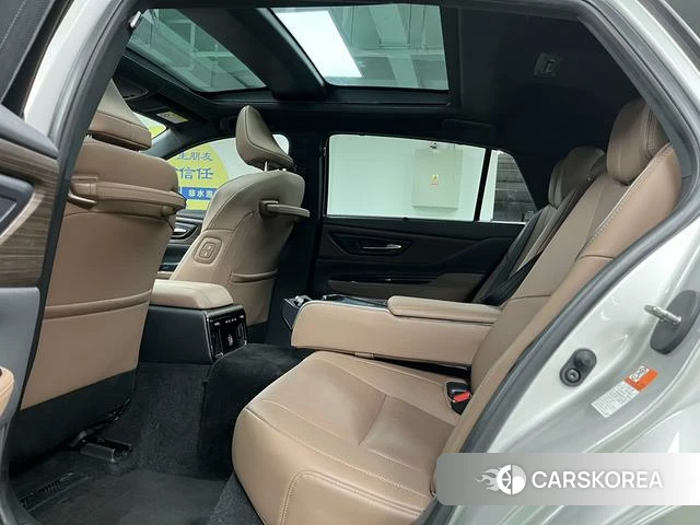 Toyota Crown (imported) 2024 Серебристо-серый из Китая, фото 4
