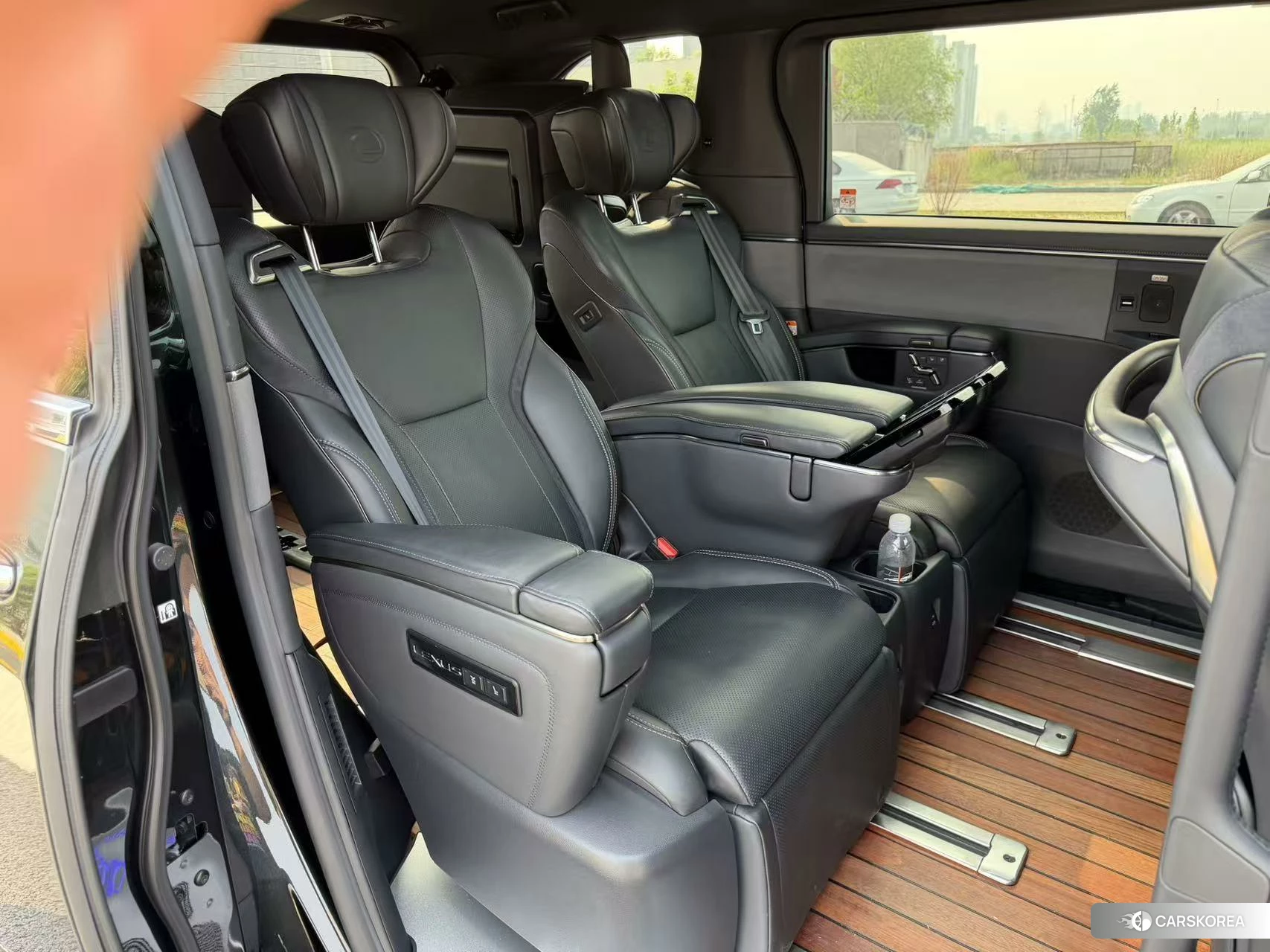 Lexus LM 2023 Черный из Китая, фото 4