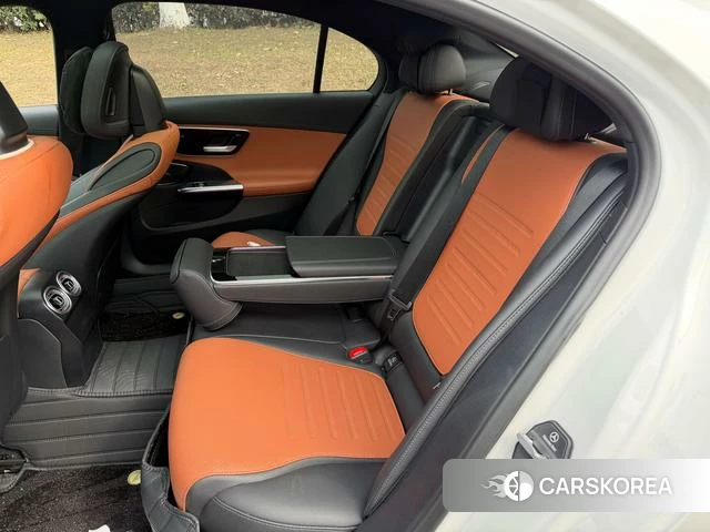Mercedes-Benz Class C 2023 Белый из Китая, фото 4