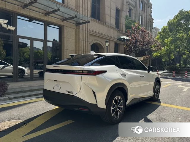 Lexus RZ 2024 Белый из Китая, фото 4