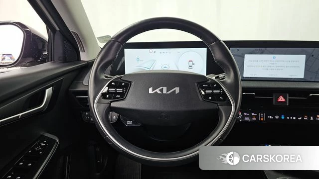 Kia EV6 2023 Жемчужный цвет из Кореи, фото 4