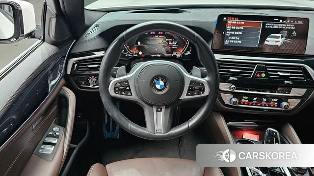 BMW 5 Series (G30) 2023 Белый из Кореи, фото 4
