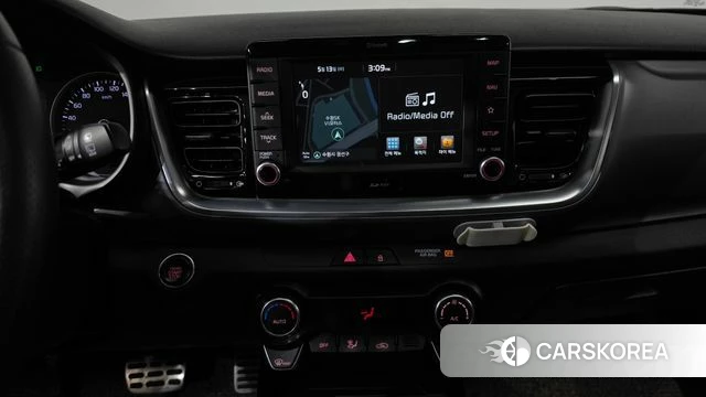 Kia Stonic 2018 Белый из Кореи, фото 4