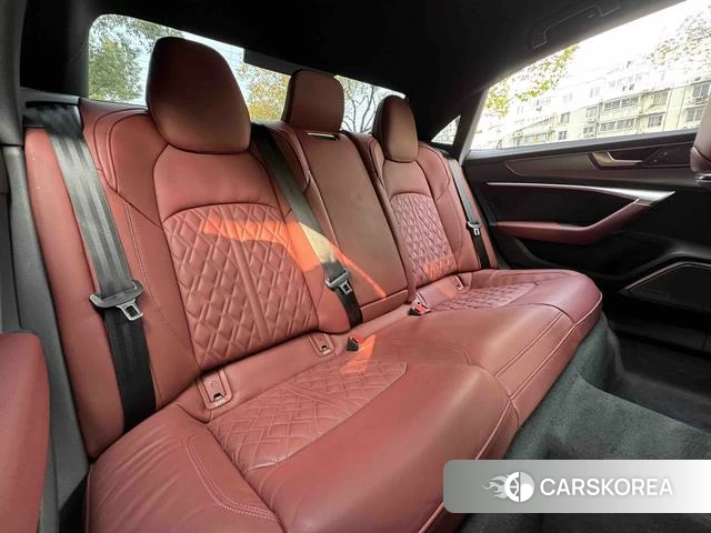 Audi A7L 2024 Черный из Китая, фото 4