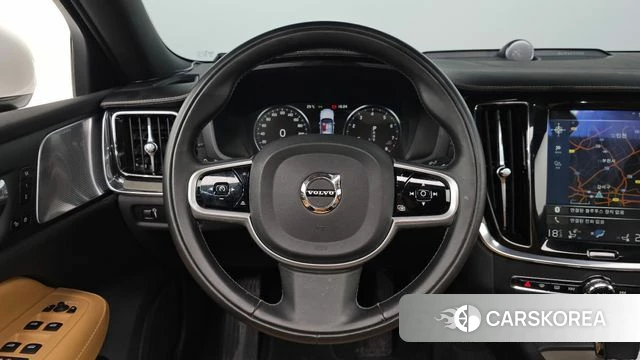 Volvo S60 3rd generation 2020 Белый из Кореи, фото 4