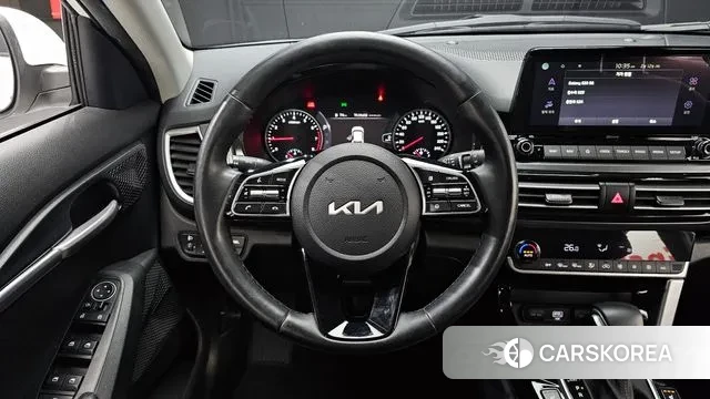 Kia Seltos 2022 Белый из Кореи, фото 4