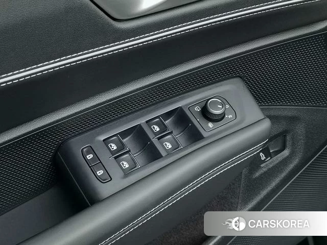 Volkswagen Passat 2025 Черный из Китая, фото 4