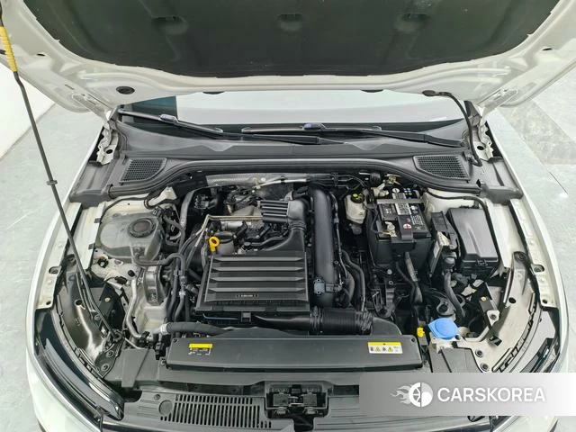 Volkswagen Golf 2021 Белый из Китая, фото 4