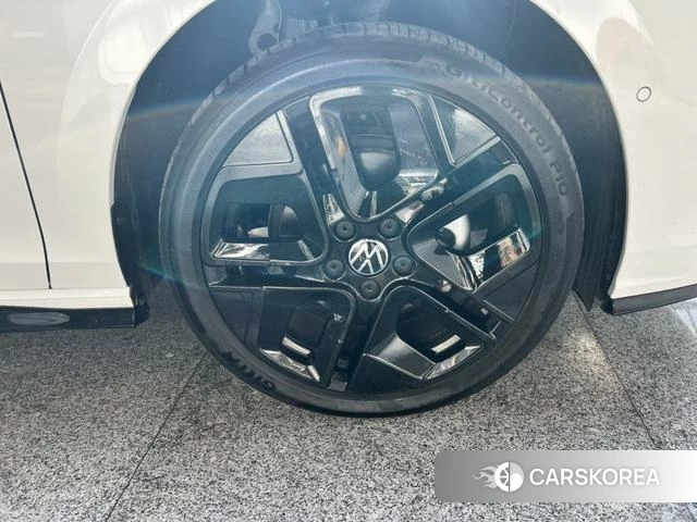 Volkswagen Golf 2024 Белый из Китая, фото 4