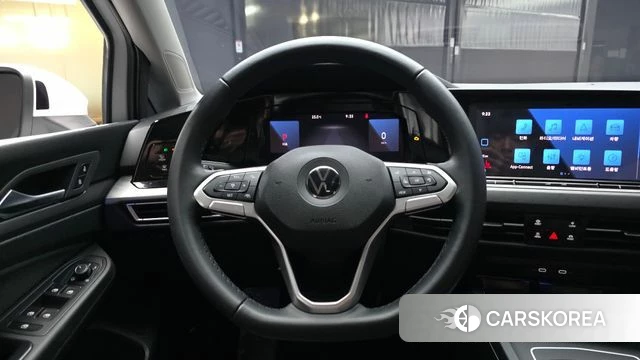 Volkswagen Golf 8th Generation 2022 Белый из Кореи, фото 4