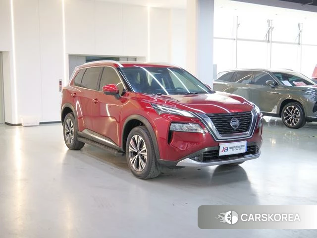 Nissan Qijun 2022 Красный из Китая, фото 4