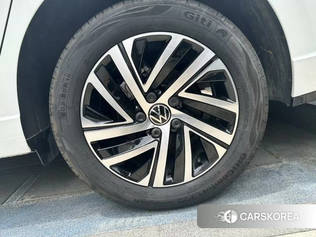 Volkswagen Lavida 2024 Белый из Китая, фото 4
