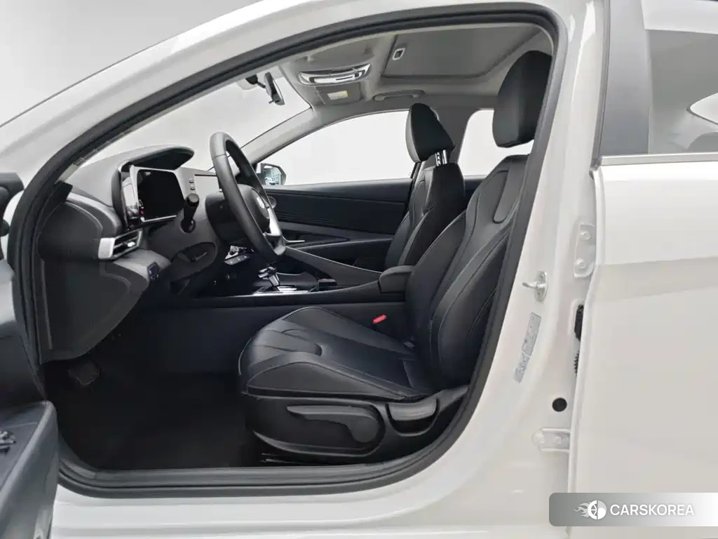 Hyundai Elantra 2023 Белый из Китая, фото 5