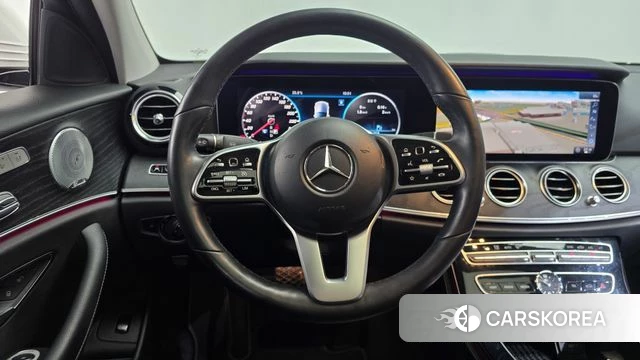 Mercedes-Benz E-Class W213 2018 Белый из Кореи, фото 4