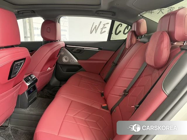 BMW 5 series 2025 Белый из Китая, фото 4