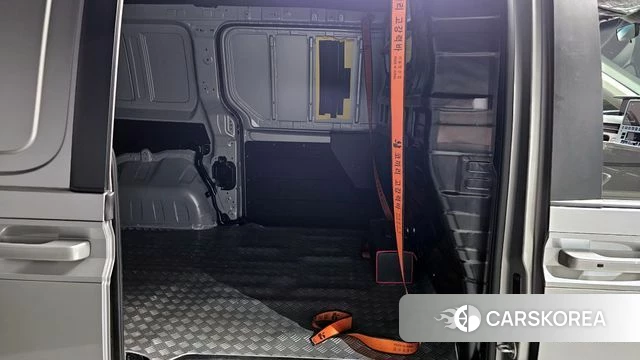 Hyundai Staria 2025 Серебряный из Кореи, фото 4