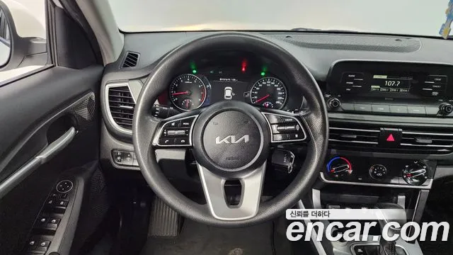 Kia Seltos 2022 Белый из Кореи, фото 4