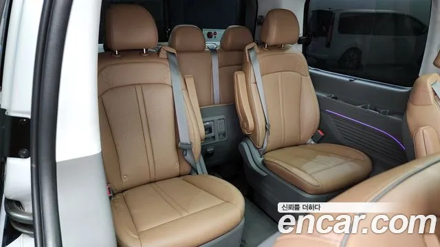 Hyundai Staria 2023 Белый из Кореи, фото 4