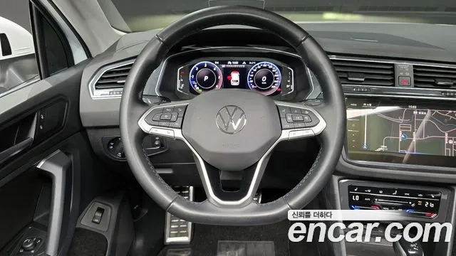 Volkswagen Tiguan second Generation 2023 Белый из Кореи, фото 4