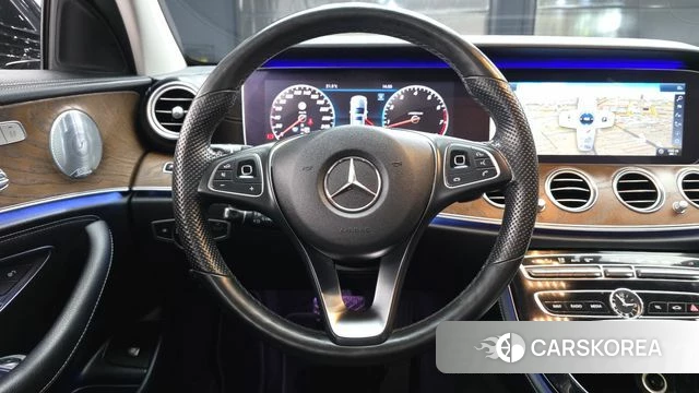 Mercedes-Benz E-Class W213 2018 Черный из Кореи, фото 4
