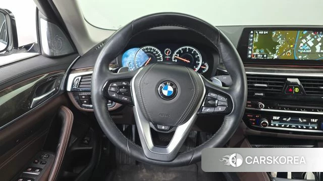 BMW 5 Series (G30) 2018 Белый из Кореи, фото 4