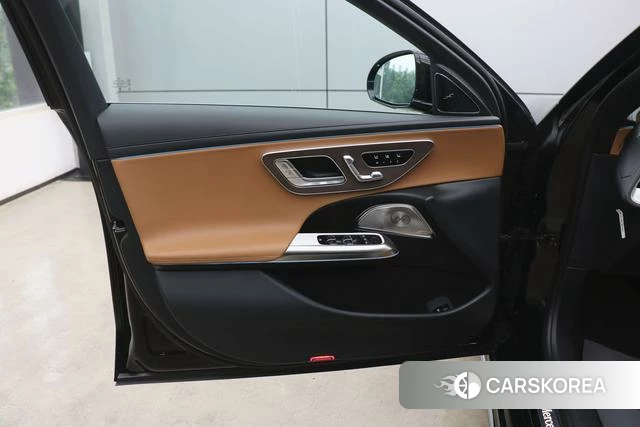 Mercedes-Benz E-class 2026 Черный из Китая, фото 4