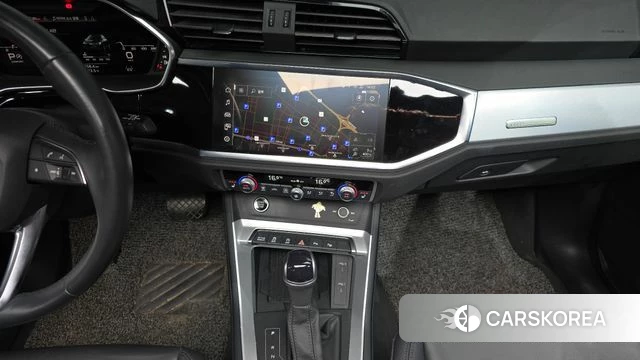 Audi Q3 (F3) 2023 Белый из Кореи, фото 4