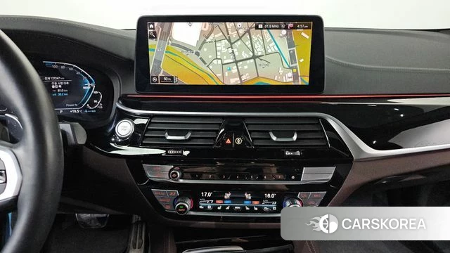 BMW 5 Series (G30) 2021 Белый из Кореи, фото 4