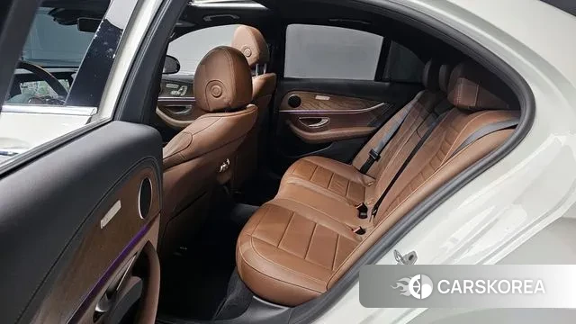 Mercedes-Benz E-Class W213 2022 Белый из Кореи, фото 4