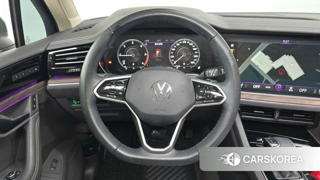 Volkswagen Touareg 3rd generation 2023 Черный из Кореи, фото 4