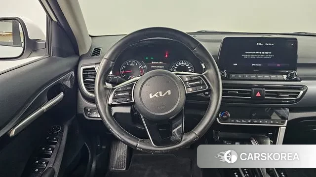 Kia Seltos 2022 Белый из Кореи, фото 4