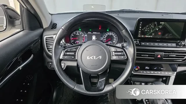 Kia Seltos 2022 Белый из Кореи, фото 4