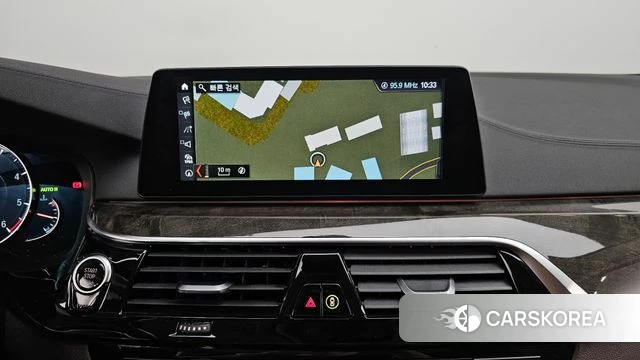 BMW 5 Series (G30) 2018 Белый из Кореи, фото 4