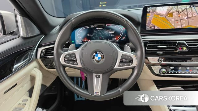 BMW 5 Series (G30) 2022 Белый из Кореи, фото 4