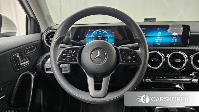 Mercedes-Benz A-Class W177 2020 Белый из Кореи, фото 4