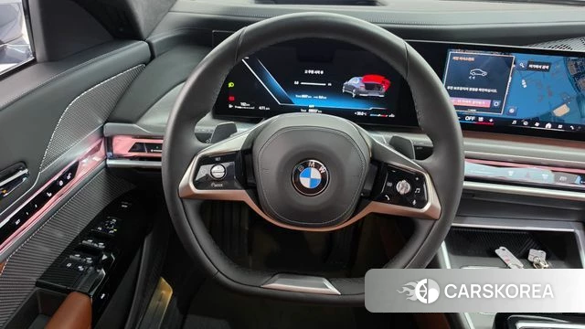 BMW 7 Series (G70) 2023 Небесно-голубой из Кореи, фото 4