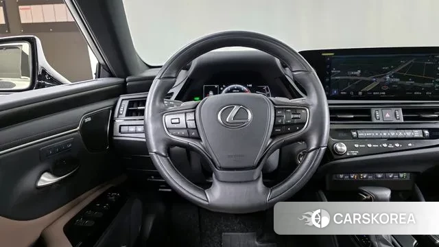 Lexus ES300h 7th generation 2025 Черный из Кореи, фото 4