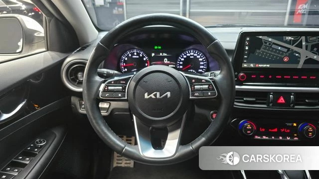 Kia The New K3 2nd generation 2023 Белый из Кореи, фото 4