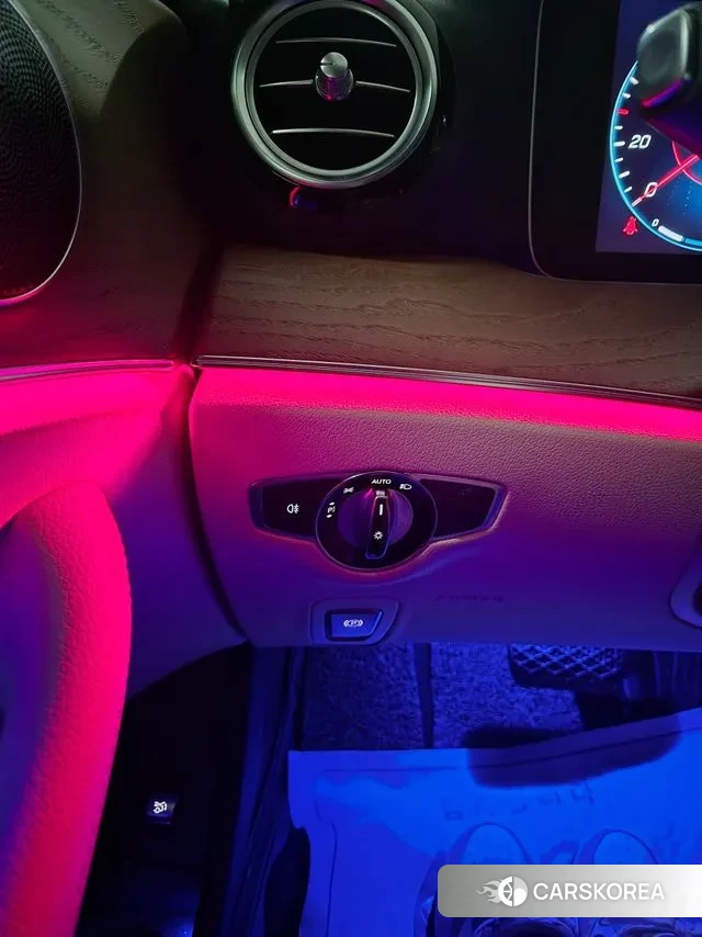 Mercedes-Benz E-Class W213 2021 Белый из Кореи, фото 4