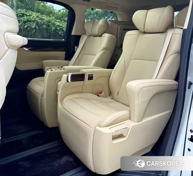 Toyota Elfa 2022 Белый из Китая, фото 4
