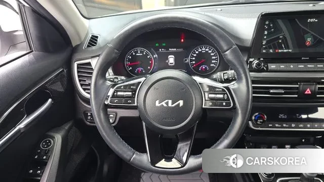 Kia Seltos 2022 Белый из Кореи, фото 4