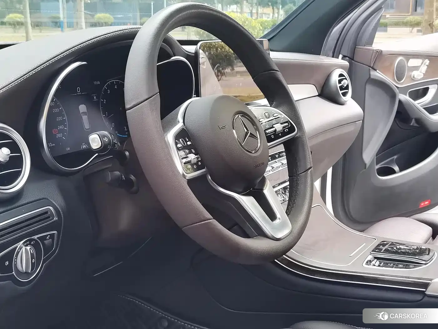 Mercedes-Benz GLC 2022 Белый из Китая, фото 4