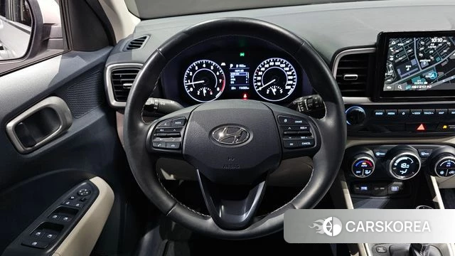 Hyundai Venue 2022 Серебристо-серый из Кореи, фото 4