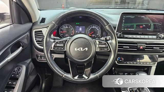 Kia Seltos 2022 Белый из Кореи, фото 4