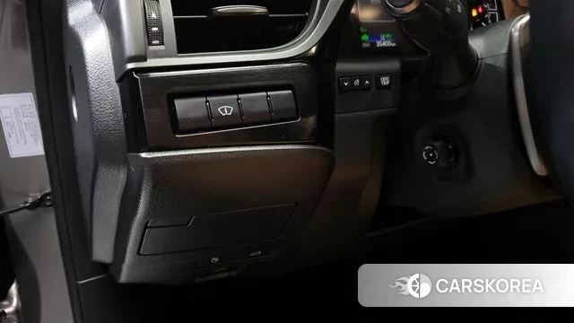 Lexus ES300h 7th generation 2022 Серебряный из Кореи, фото 4