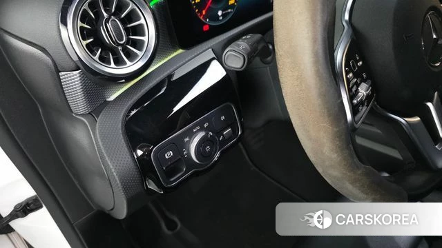Mercedes-Benz A-Class W177 2021 Белый из Кореи, фото 4