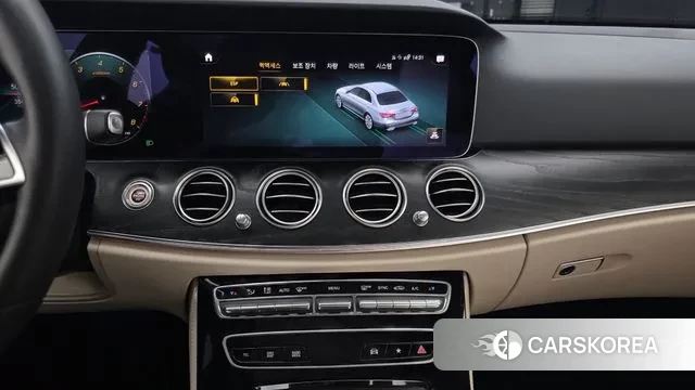 Mercedes-Benz E-Class W213 2022 Белый из Кореи, фото 4