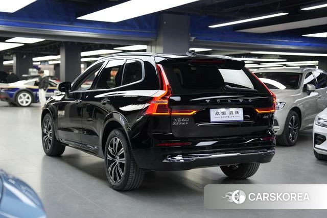 Volvo XC60 2022 Черный из Китая, фото 4